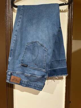 CalvinKlein Jeans Women's PlusSize 20W REPREVE Med Wash Skinny Jeans w Released